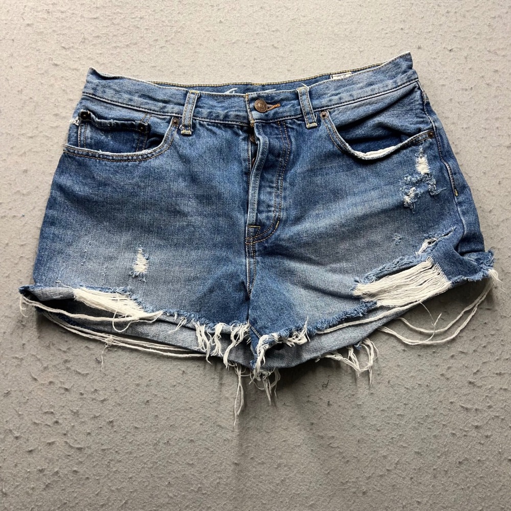 Free People We The Free Distressed Denim Shorts Blue Size 31 Mid Rise Button Fly